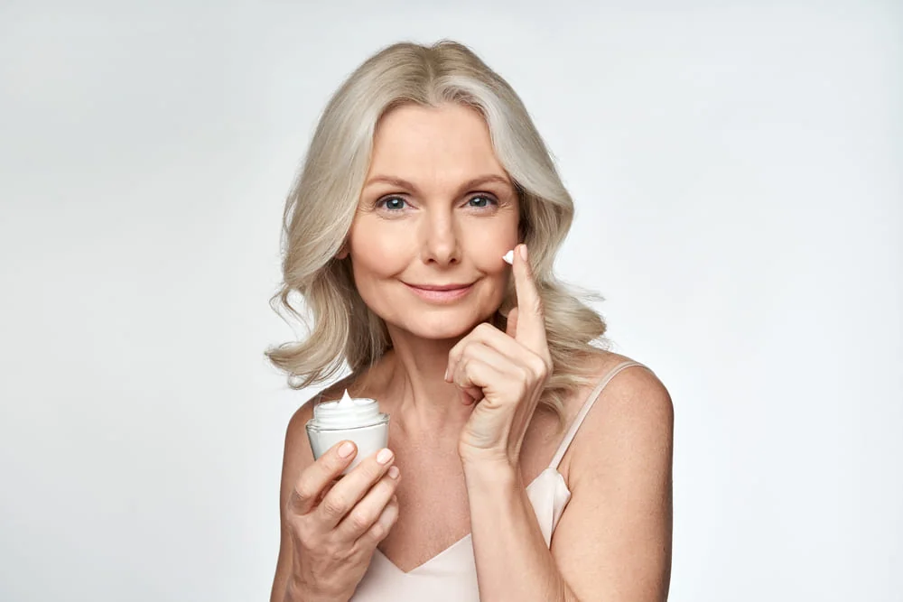 Ingrijirea pielii la menopauza: produse si obiceiuri recomandate