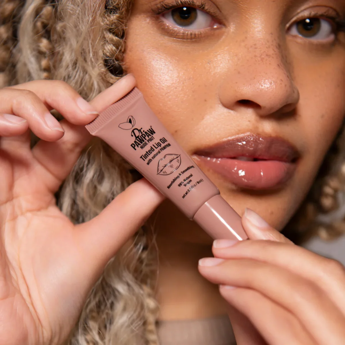 Ulei de buze colorat si hranitor cu extract de papaya Nude Pout, 8ml, Dr.PAWPAW