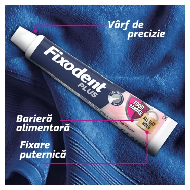 Tub de Fixodent Plus Food Barrier, crema adeziva pentru proteze dentare, cu fixare puternica si confort, pe un fundal albastru texturat. Tub de Fixodent Plus Food Barrier, crema adeziva pentru proteze dentare, cu fixare puternica si confort, pe un fundal albastru texturat.
