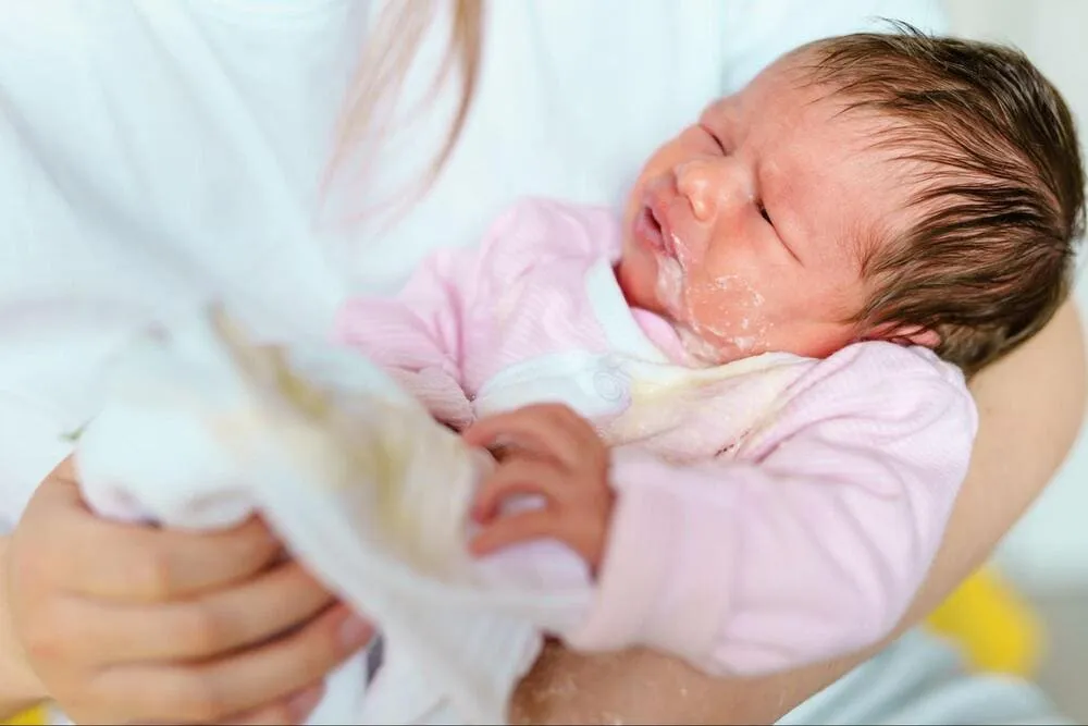 Simptomele refluxului gastroesofagian la bebelusi