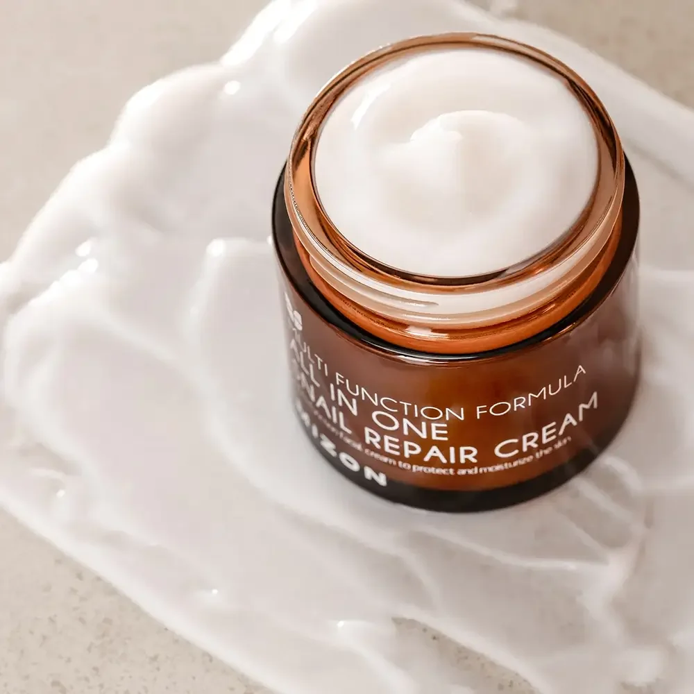 Crema de fata reparatoare cu extract de melc All In One, 120ml, Mizon