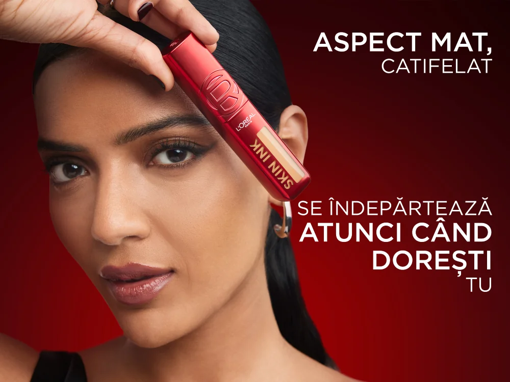 Model tinand Skin Ink, L’Oreal Paris, cu aspect mat catifelat, care poate fi indepartat usor, atunci cand se doreste. Model tinand Skin Ink, L’Oreal Paris, cu aspect mat catifelat, care poate fi indepartat usor, atunci cand se doreste.