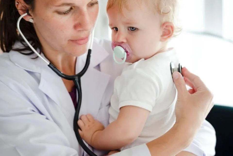 Bebele la medic
