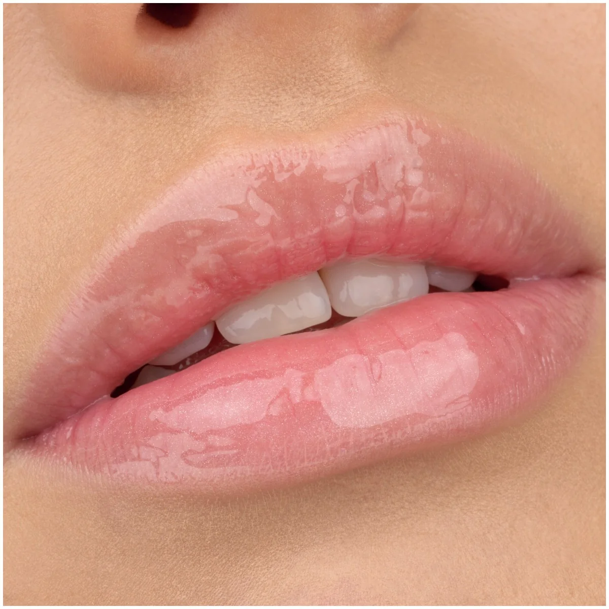 Luciu de buze Juicy Bomb Shiny Lipgloss 101 - Lovely Litchi, 10ml, Essence