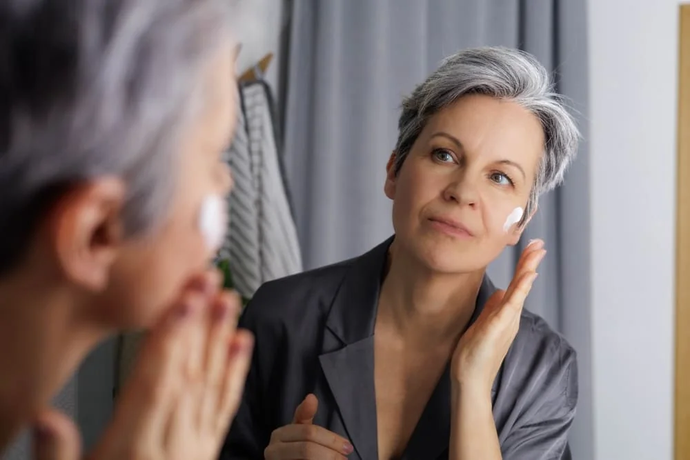 Cum combini corect SPF-ul cu produsele anti-aging din rutina