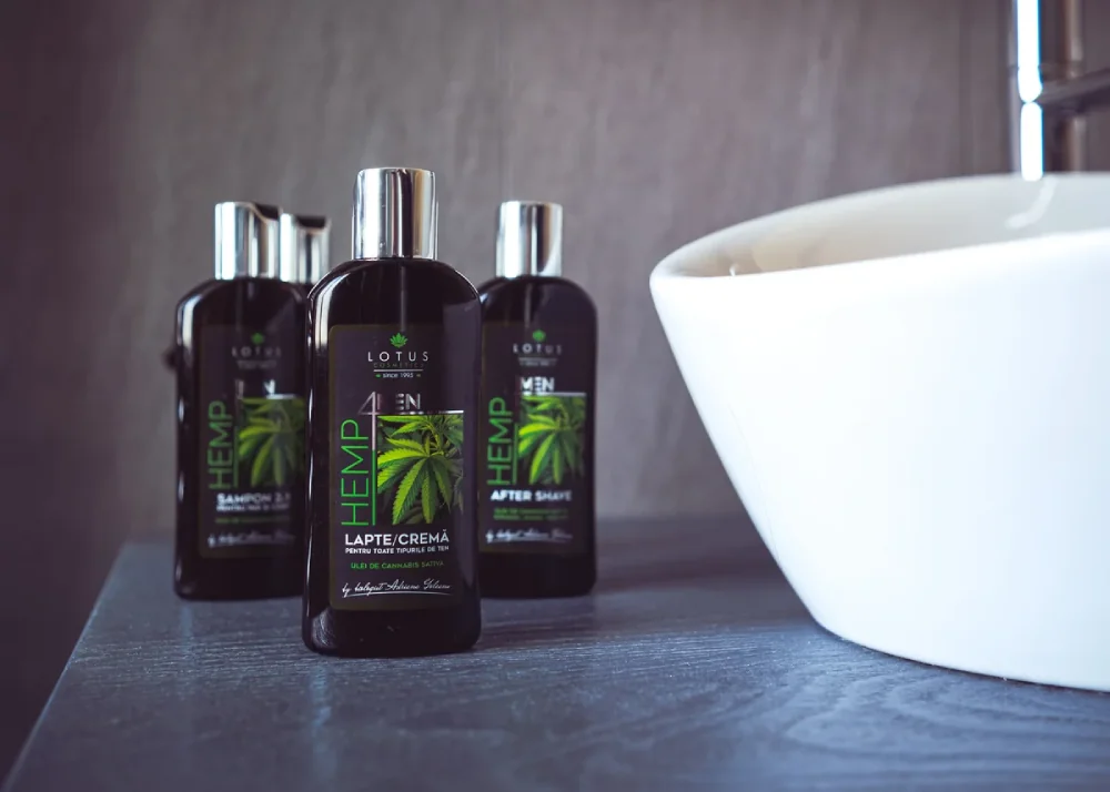 Lapte crema fata cu extract de ulei de canabis sativa Hemp 4 Men, 150ml, Lotus Cosmetics