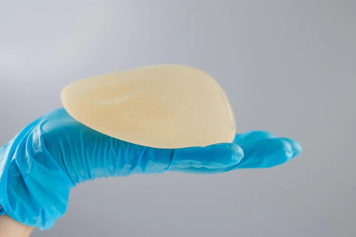 Silicoane anatomice: 9 avantaje ale implanturilor cu silicoane anatomice