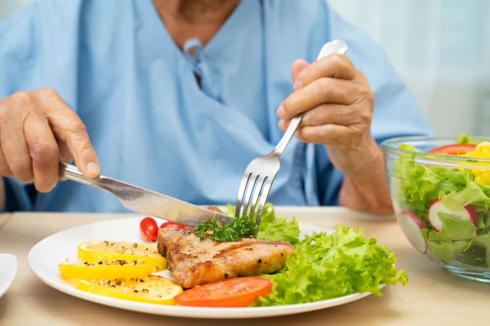 Dieta pentru varstnici: model de meniu echilibrat pentru energie si imunitate