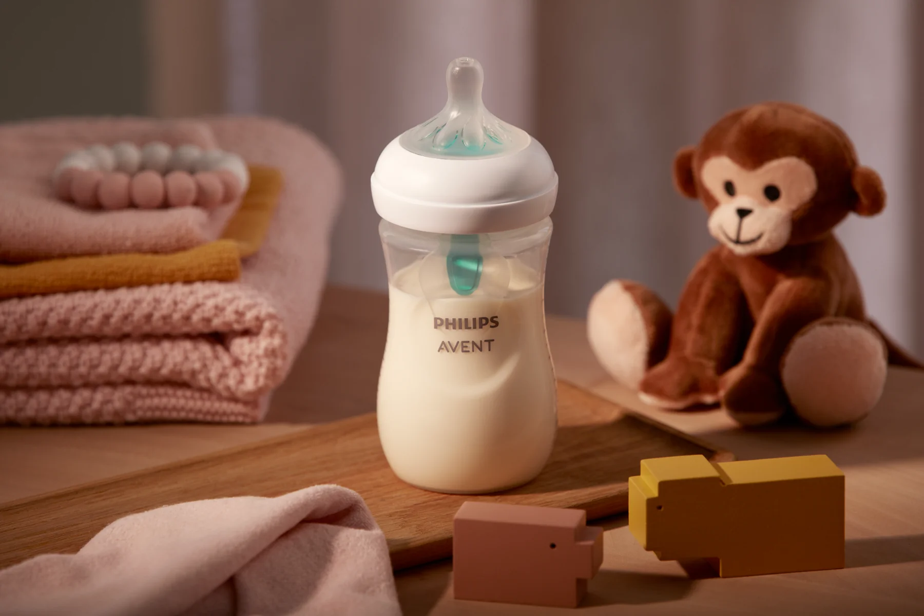 Set biberoane Natural Response SCD657/11, 2x125ml + 2x250ml + Suzeta + Perie, Philips Avent