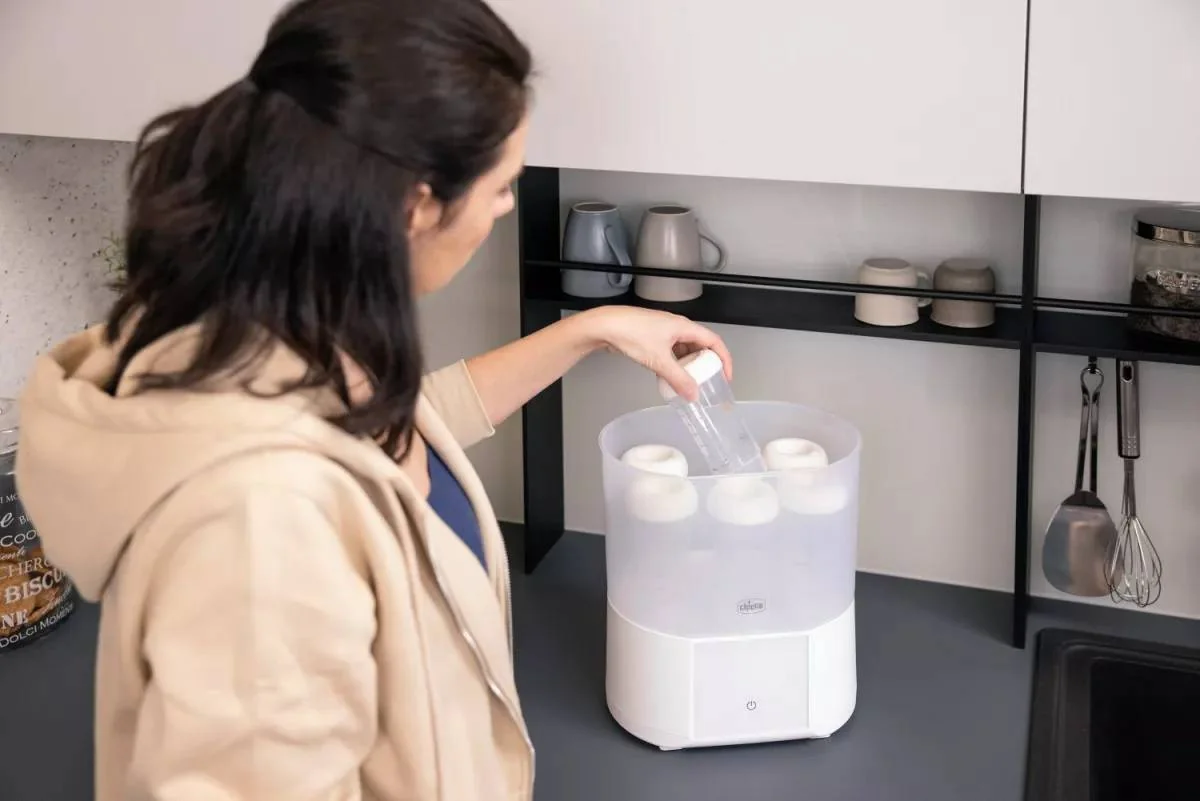 Sterilizator electric digital cu uscator pentru biberoane si accesorii mici 0 luni+, 1 bucata, Chicco