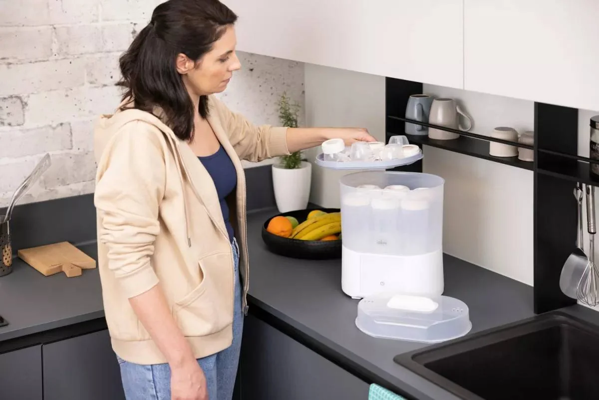 Sterilizator electric digital cu uscator pentru biberoane si accesorii mici 0 luni+, 1 bucata, Chicco