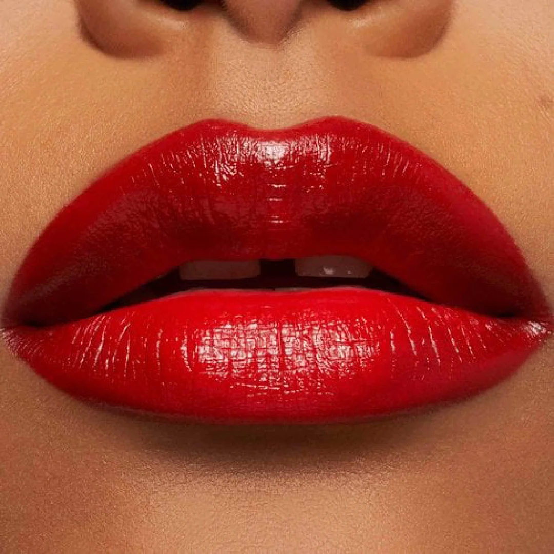 Ruj satinat Color Riche 300 Le Rouge, 4.8g, L'Oreal Paris