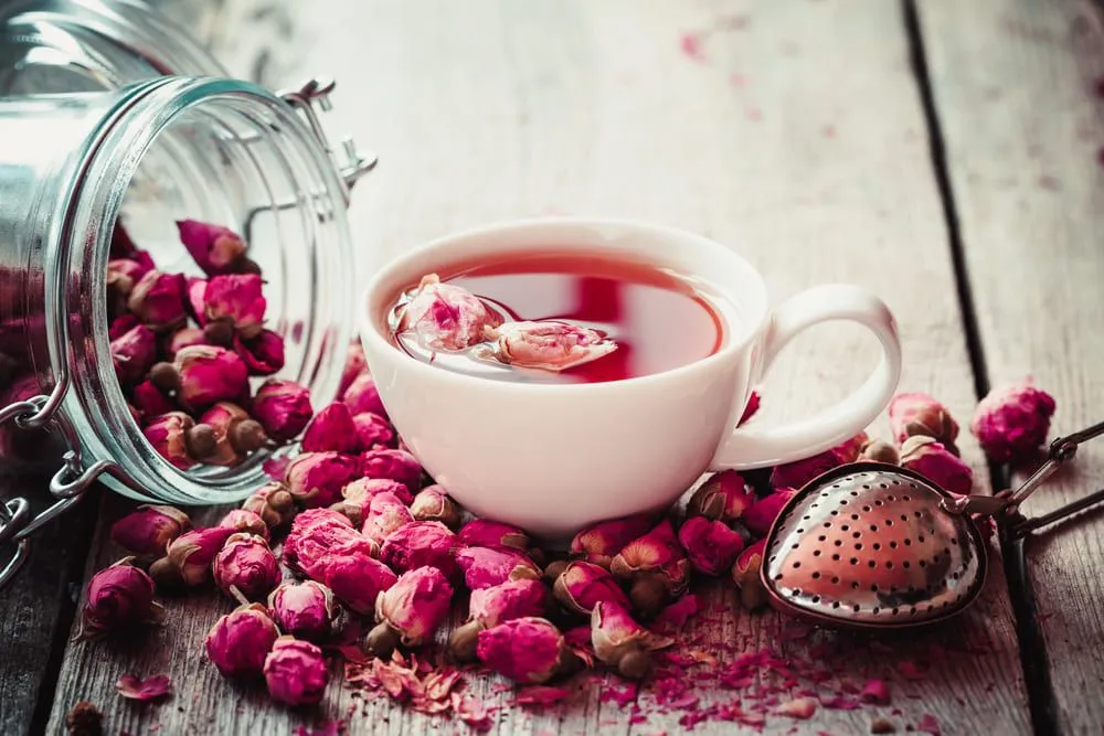 Ceai de trandafir: Beneficii, proprietati, utilizari
