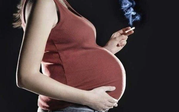 Fumatul in sarcina: efectele renuntarii la fumat asupra sarcinii