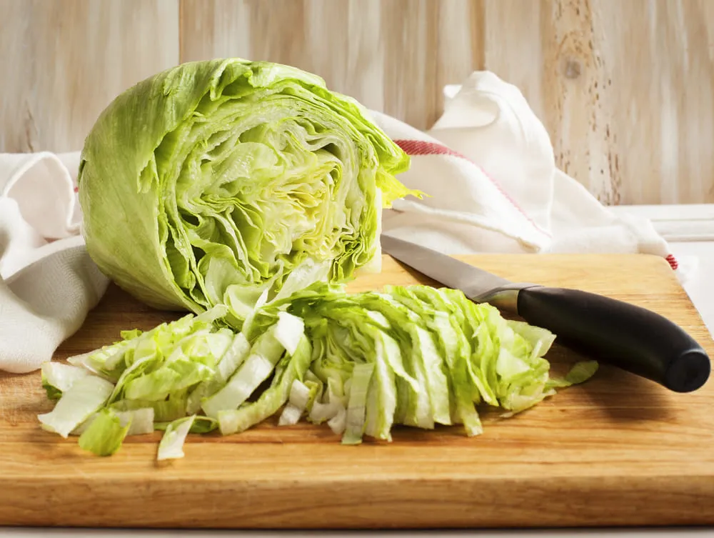 Beneficiile consumului de salata iceberg