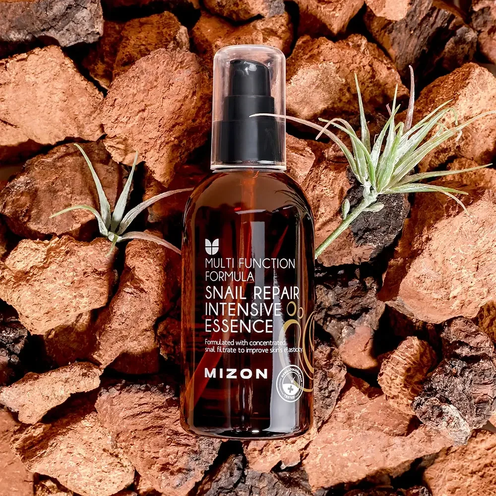 Esenta pentru fata intensiv reparatoare cu extract de melc, 100ml, Mizon