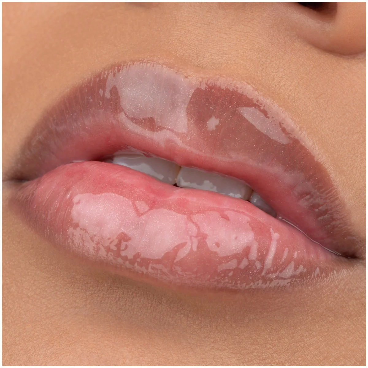 Luciu de buze Juicy Bomb Shiny Lipgloss 101 - Lovely Litchi, 10ml, Essence