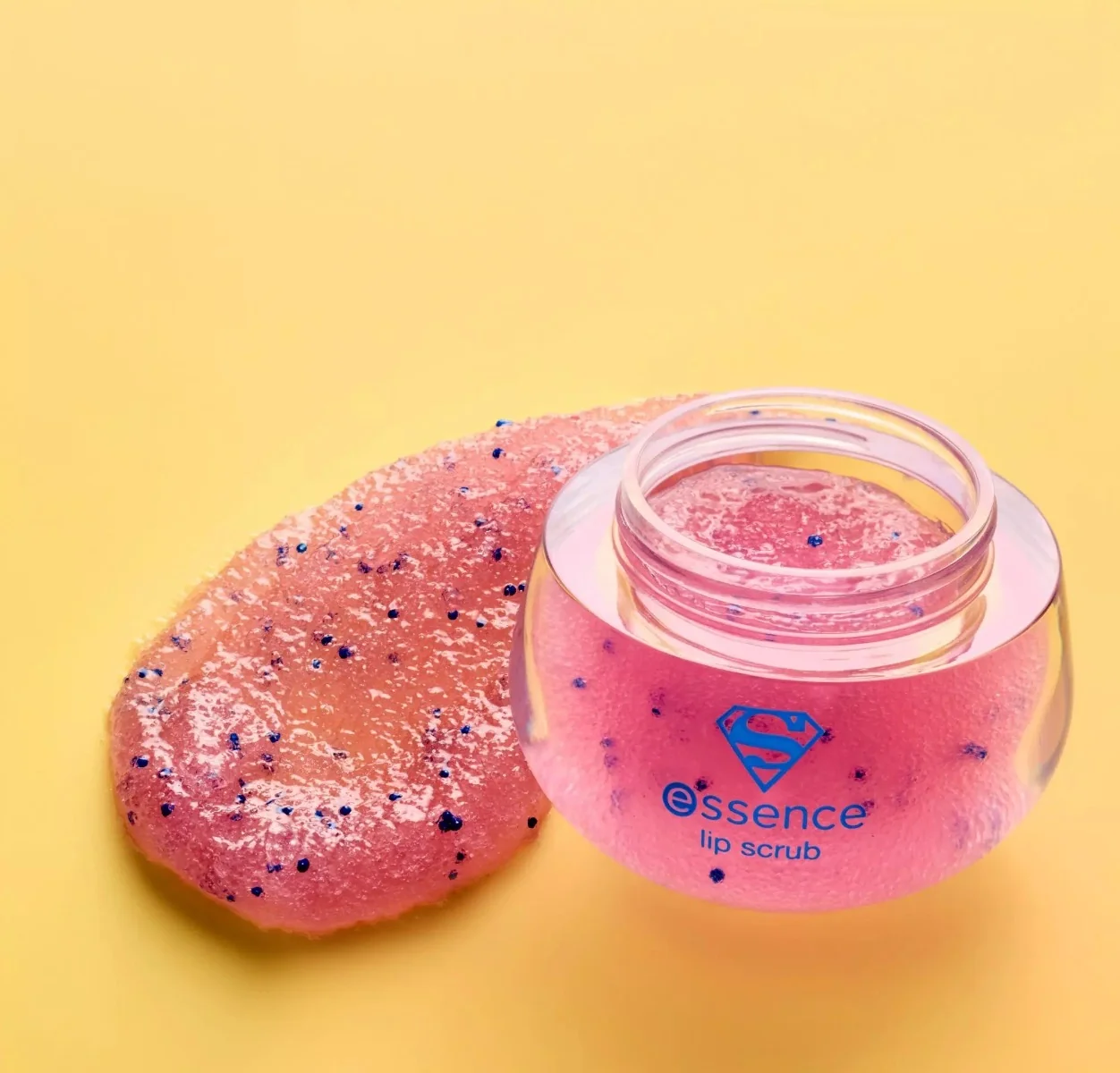 Scrub pentru buze Superman, 11g, Essence