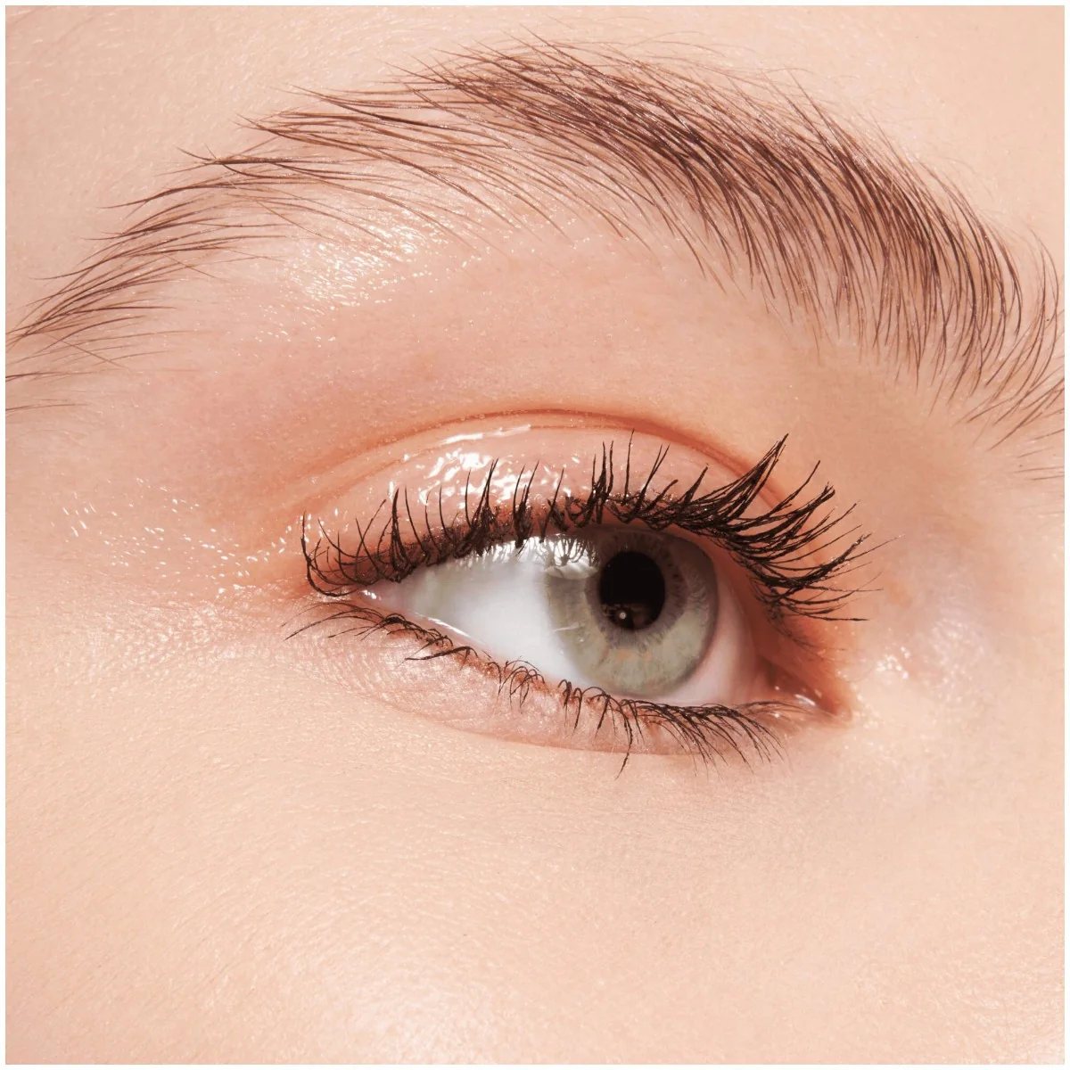 Fard pentru pleoape Dewy Eye Gloss Liquid Shadow 01 - Crystal Clear, 8ml, Essence