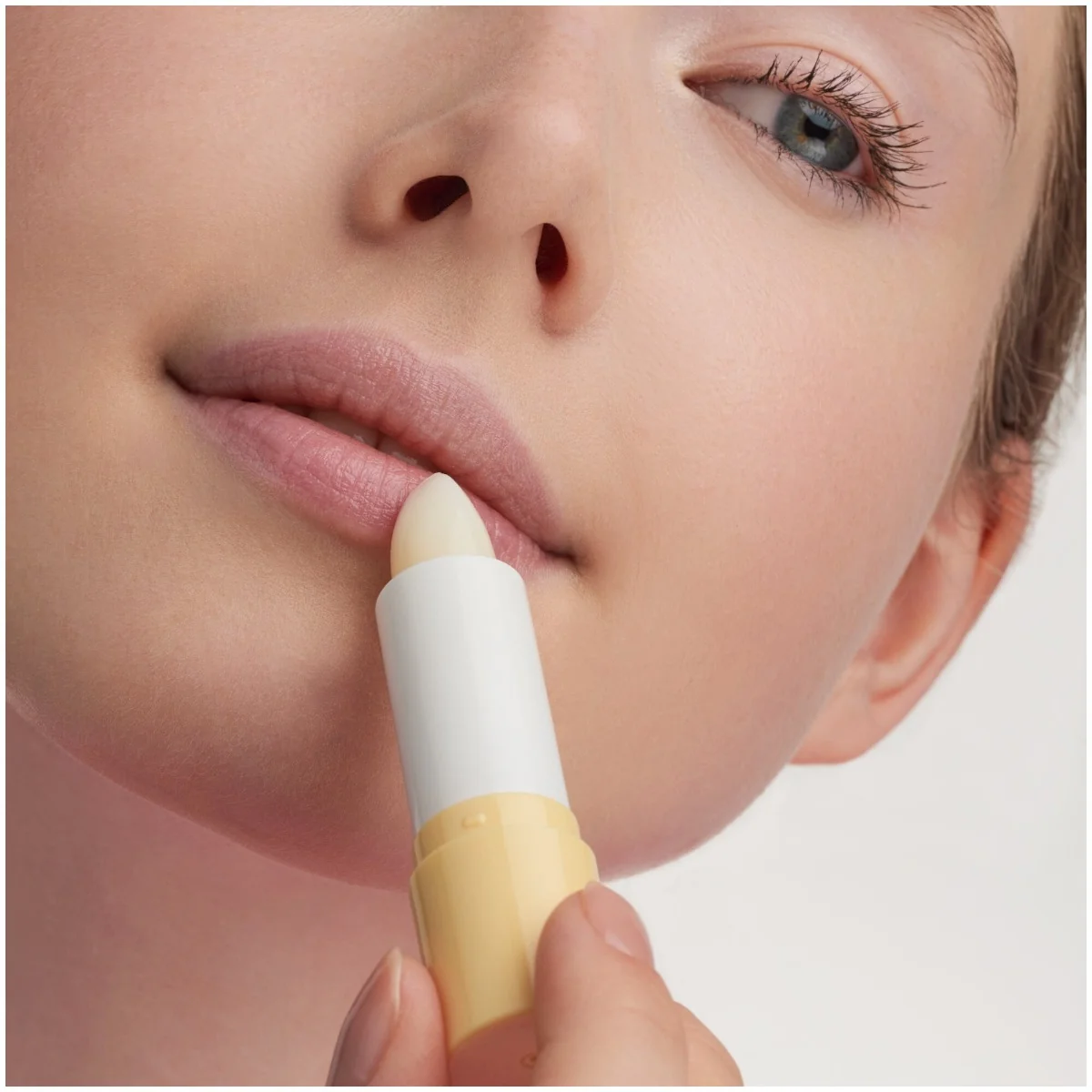 Balsam pentru buze lip care Hydra Oil Core Balm, 3g, Essence