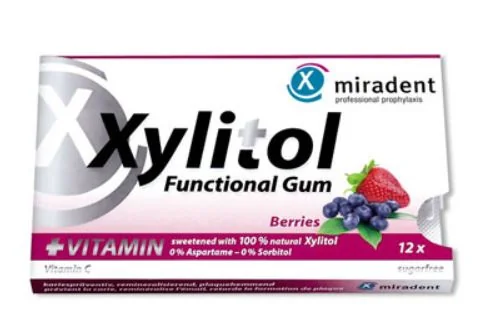 Guma de mestecat cu aroma de fructe de padure si Vitamina C, 12 pastile, Miradent