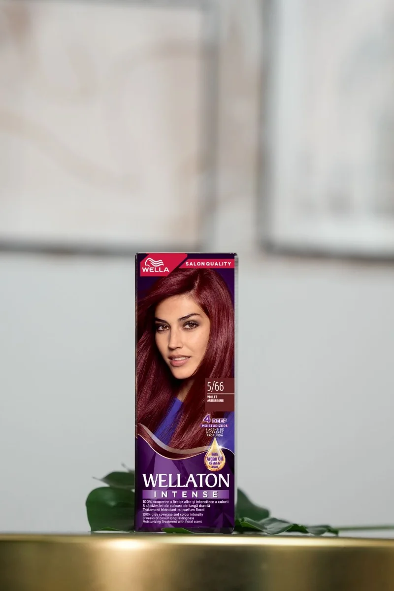 Vopsea de par permanenta Violet 5.66 Wellaton, 110ml, Wella