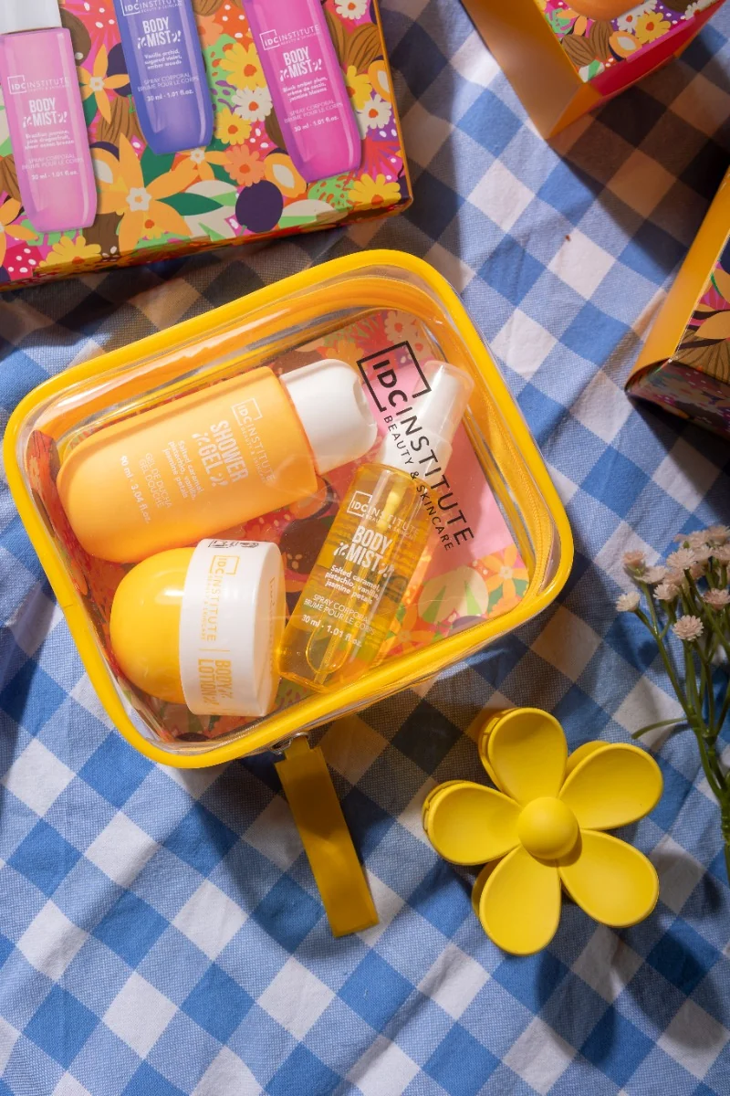 Set travel pentru ingrijirea corpului Radiant Skin, IDC Institute