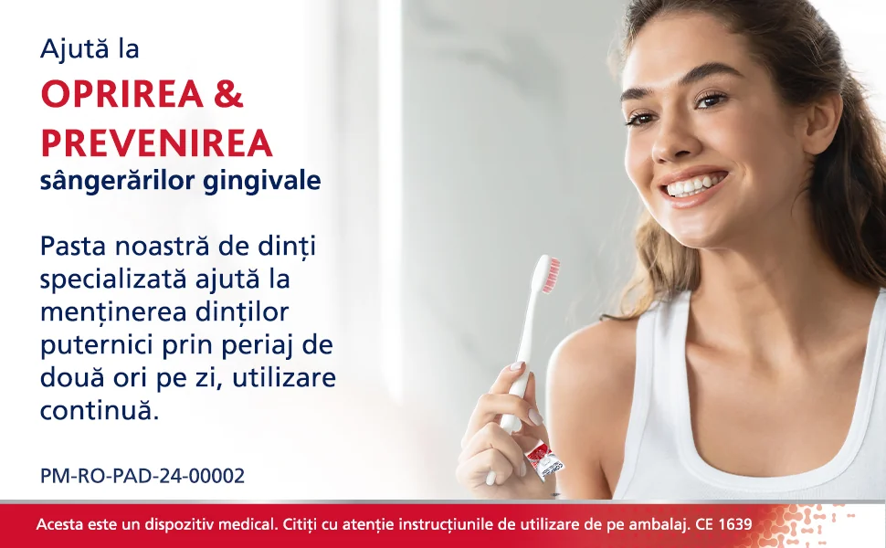 femeie care zambeste cu text Ajuta la oprirea & prevenirea sangerarilor gingivale femeie care zambeste cu text Ajuta la oprirea & prevenirea sangerarilor gingivale