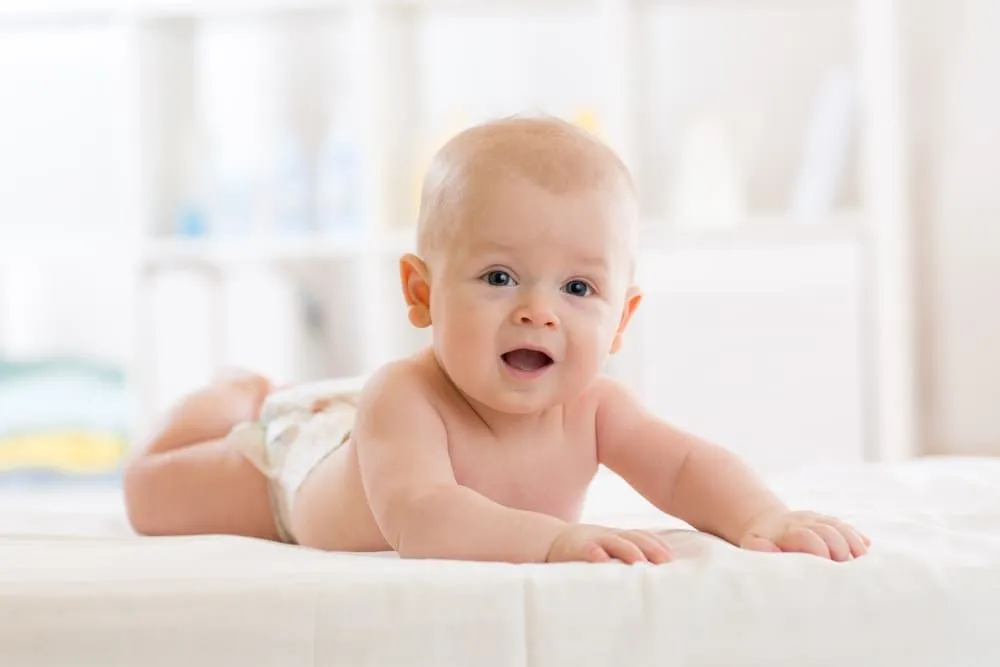 Bebelusul la 3 luni: dezvoltare si sfaturi utile