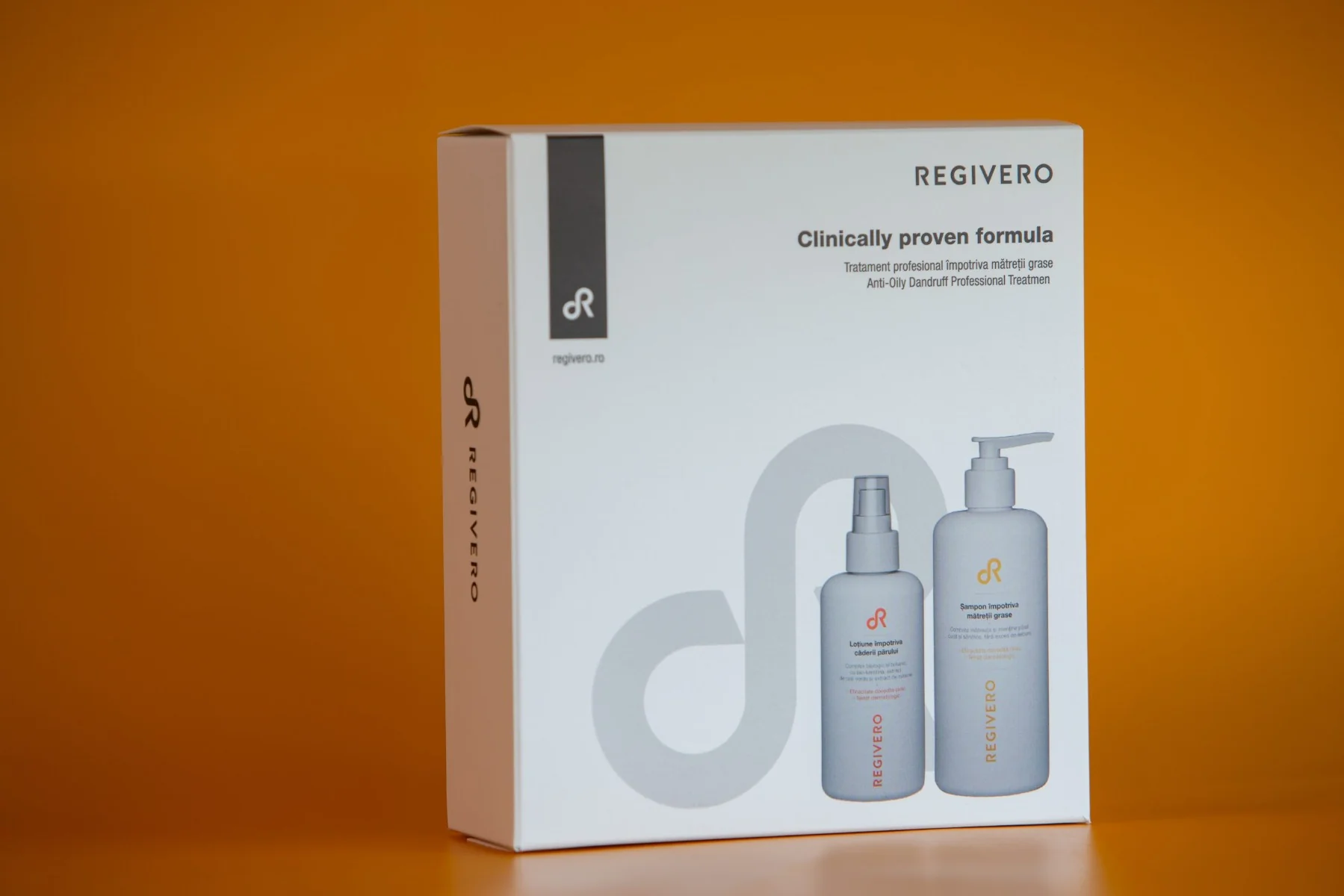 Pachet pentru ingrijirea parului anti-matreata Sampon 250ml + Lotiune 150ml, Regivero