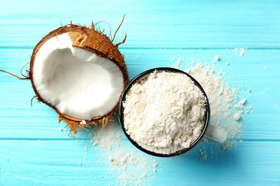 Faina de cocos: calorii, beneficii, utilizari
