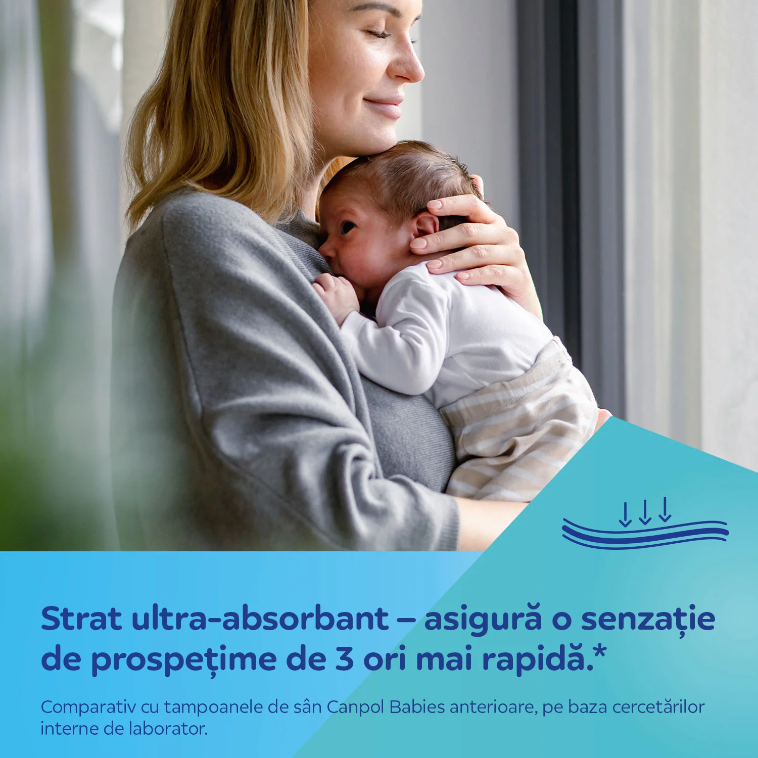 Mama tinandu-si in brate bebelusul Mama tinandu-si in brate bebelusul