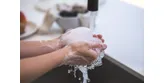 Igiena mainilor: Cand, cum si cu ce te speli pe maini ca sa te protejezi de infectii