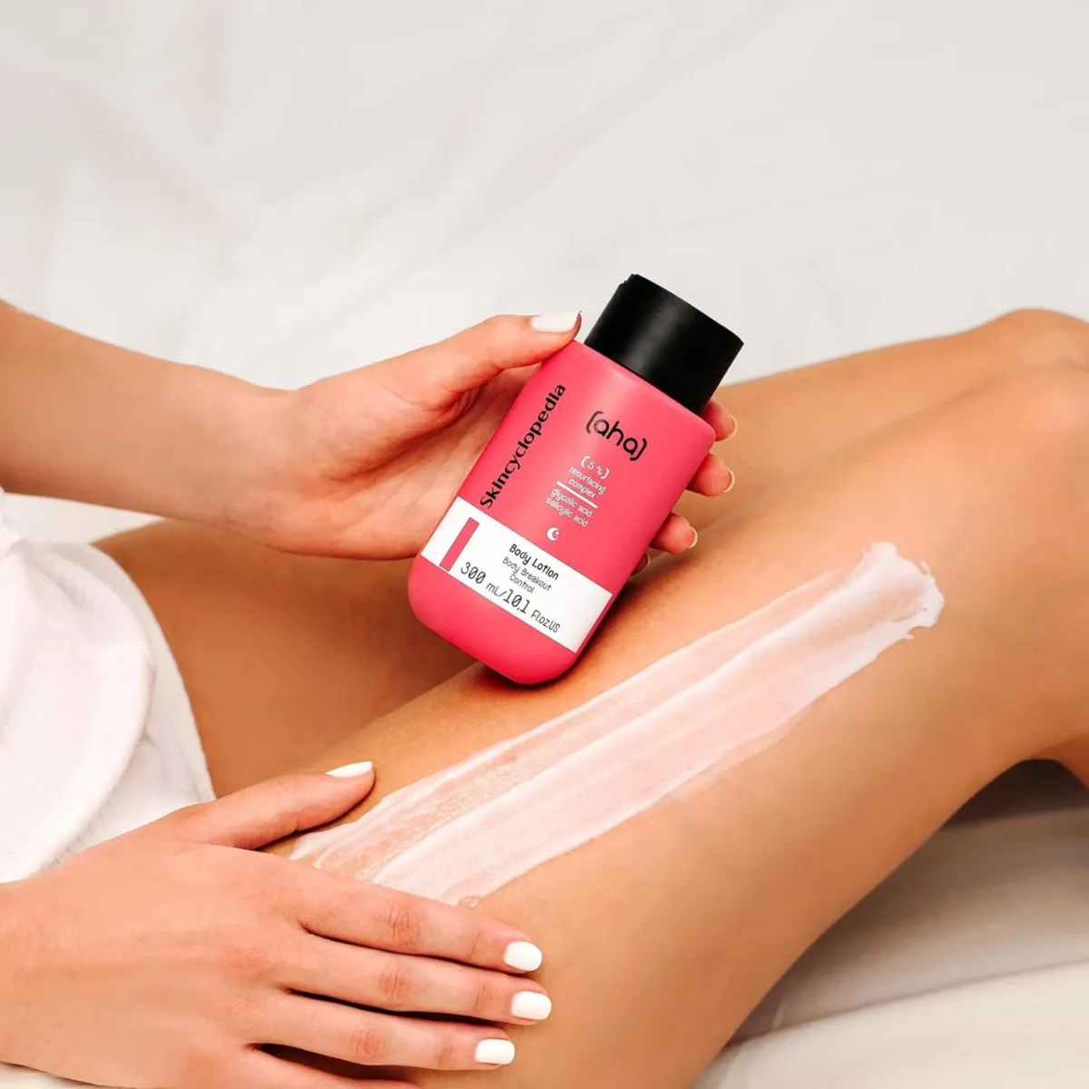 Lotiune de corp cu 5% complex de refacere a texturii pielii, 300ml, Skincyclopedia