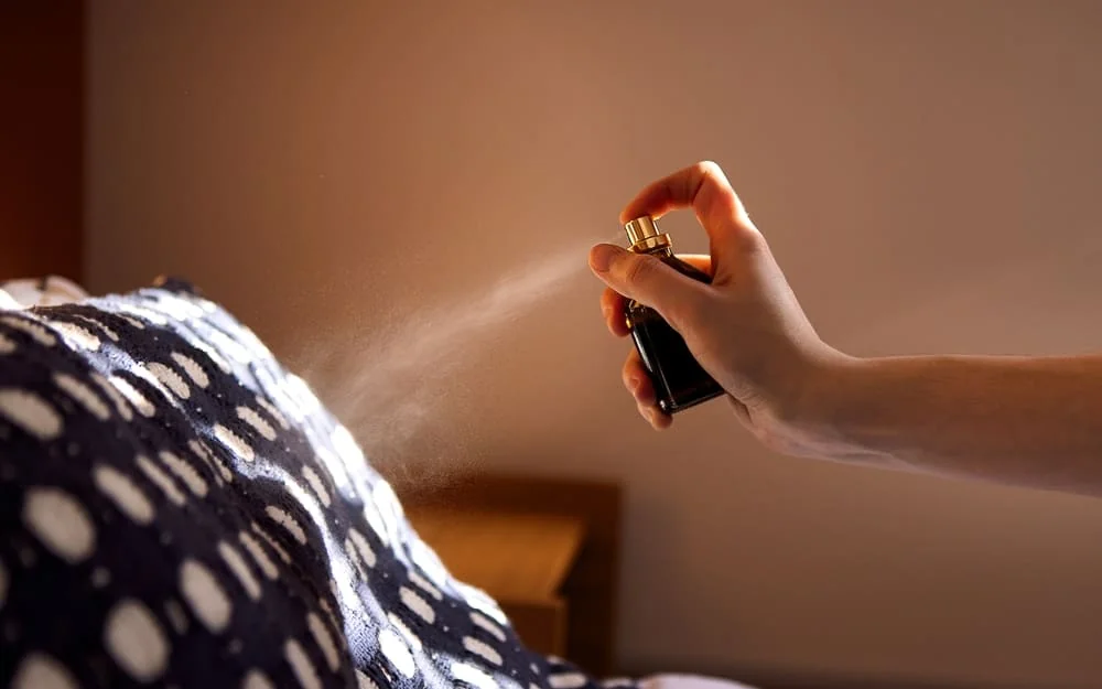 Parfum pentru textile: cand si cum il folosesti pentru un miros proaspat de durata