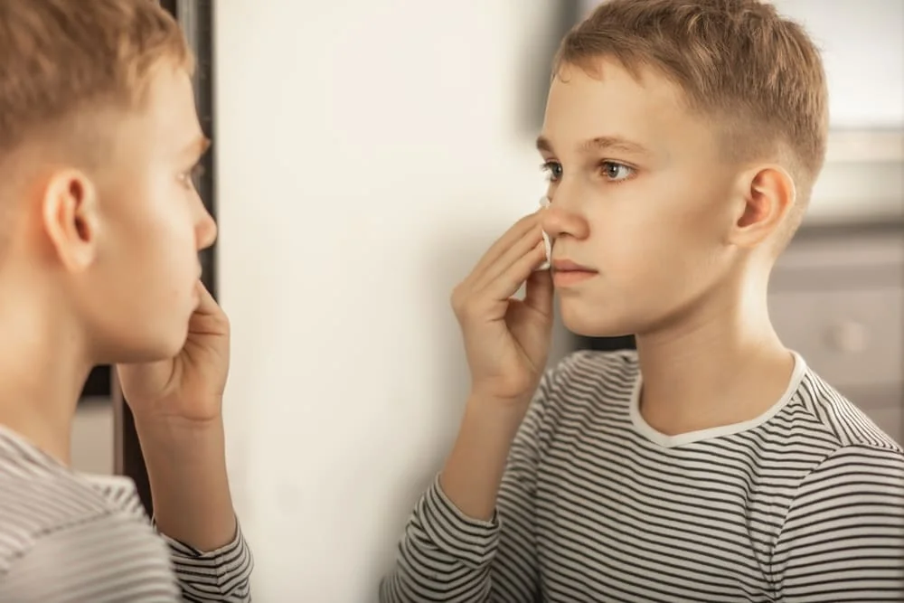 Ingrijirea tenului adolescentului: preventie si curatare corecta
