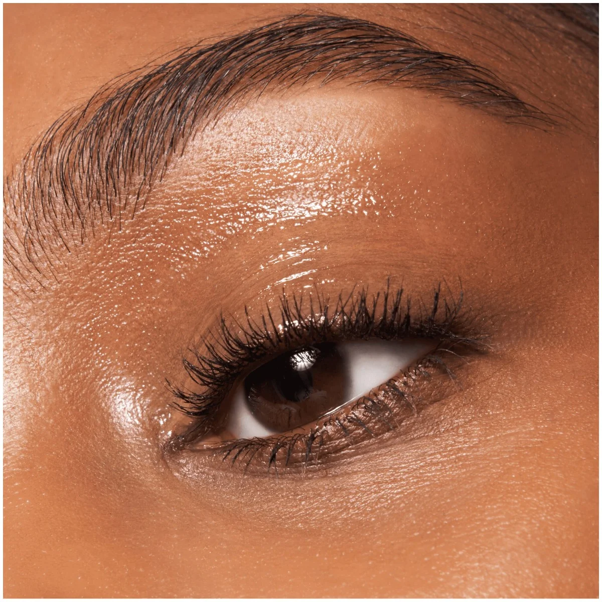 Fard pentru pleoape Dewy Eye Gloss Liquid Shadow 01 - Crystal Clear, 8ml, Essence