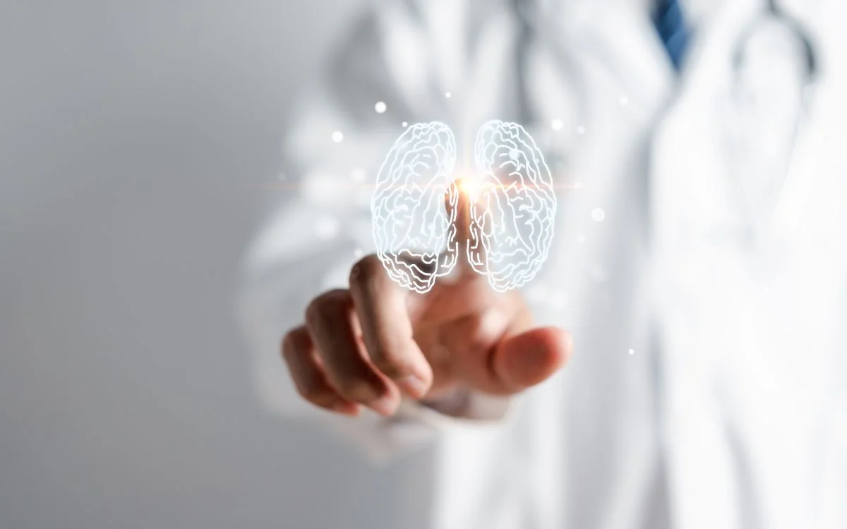 Doctor cu reprezentare virtuala a unui creier uman Doctor cu reprezentare virtuala a unui creier uman