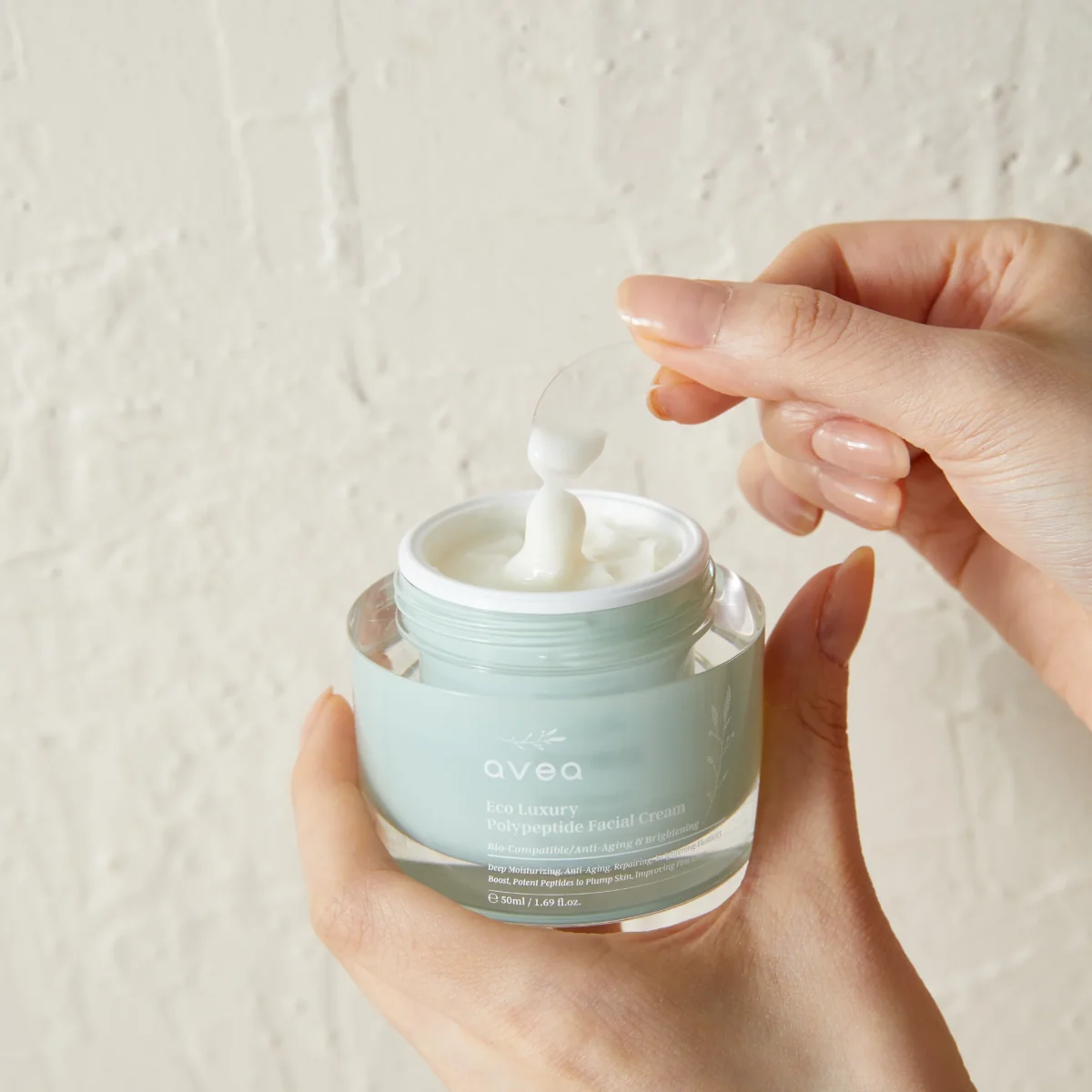 Crema pentru fata cu polipeptide cu efect anti-aging si iluminare, 50ml, Avea
