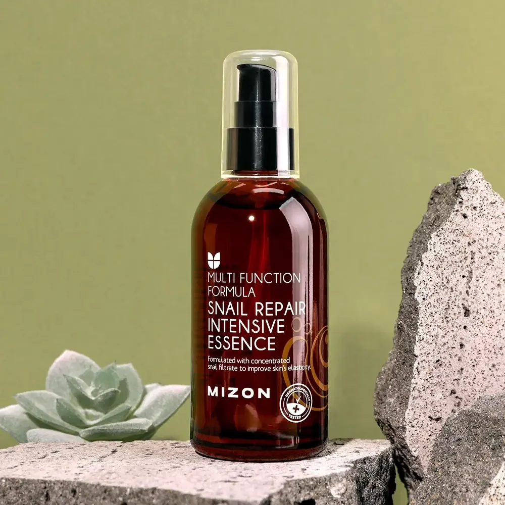 Esenta pentru fata intensiv reparatoare cu extract de melc, 100ml, Mizon