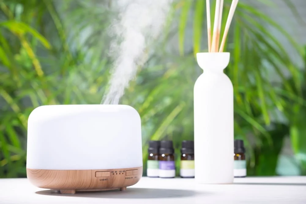 Aromaterapie vs. odorizante clasice: ce alegi pentru un aer mai sanatos in casa?