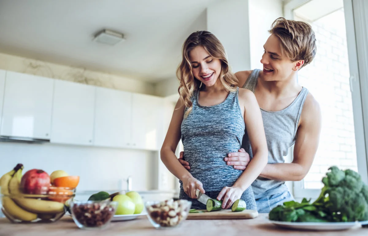 Frumusetea incepe din interior: ce rol au alimentatia, hidratarea si nutrientii?