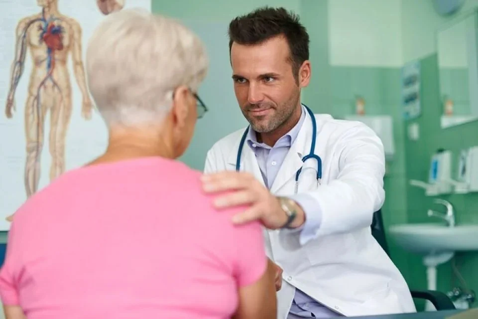 dr si pacienta cu hepatita cronica dr si pacienta cu hepatita cronica