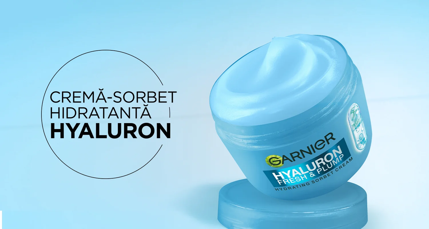 Aplicarea cremei Garnier pe ten si gat, cu miscari circulare, pentru hidratare si ingrijirea pielii. Aplicarea cremei Garnier pe ten si gat, cu miscari circulare, pentru hidratare si ingrijirea pielii.