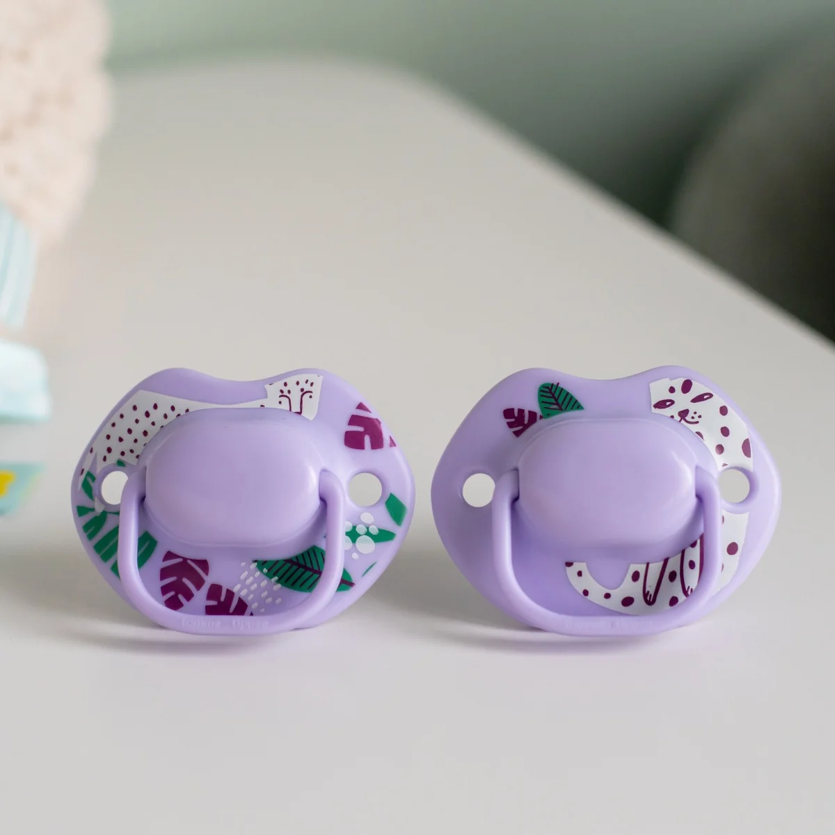 Suzeta ortodontica pentru 6-18 luni Moda Mov, 2 bucati, Tommee Tippee