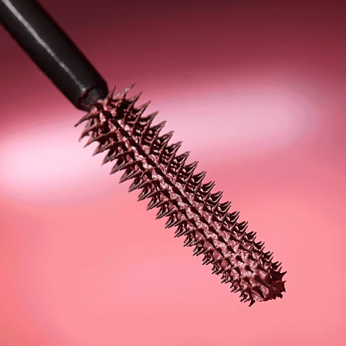 Mini rimel pentru volum Burgundy Eternal Red Glam&Doll, 5.5ml, Catrice