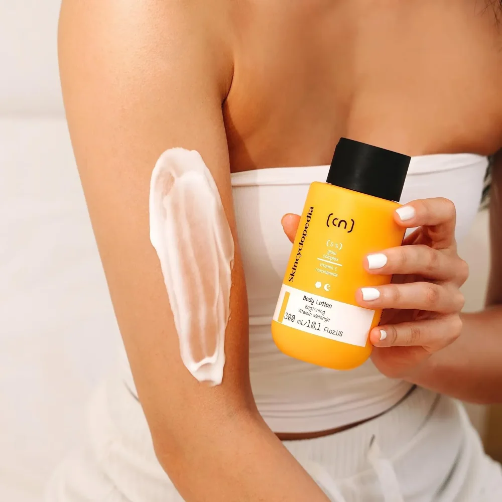Lotiune de corp cu 5% complex de luminozitate, 300ml, Skincyclopedia