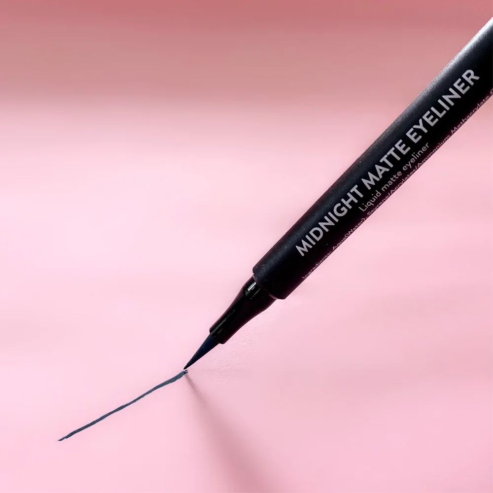 Tus de ochi Midnight Matte 01 Black, 1.2ml, Flormar