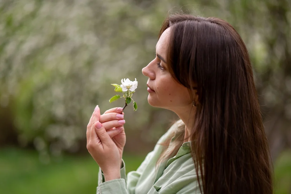 Aromaterapie pentru sezonul alergiilor: ce optiuni ai si cum le folosesti?