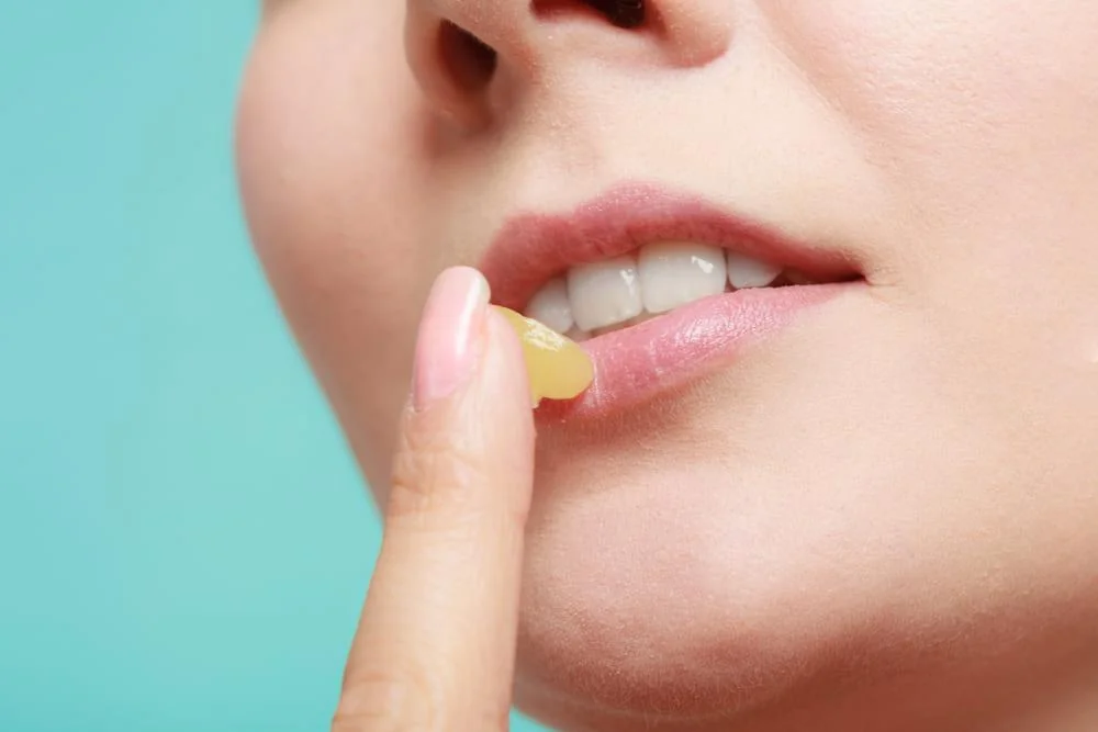 Vaselina cosmetica: beneficii, proprietati, utilizari